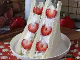 Ricetta Ichigo sando: il sandwich giapponese alle fragole soffice e irresistibile