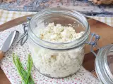 Ricetta Fiocchi di latte fatti in casa con soli due ingredienti!