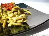 Ricetta Tagliatelle al pesto di menta con nocciole, mandarino e pomodorini confit