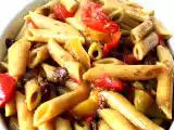 Ricetta Penne con peperoni, pinoli, uvetta e curry