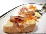 Ricetta Crostini con filetti di aringa affumicata e arancia
