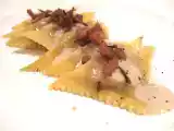 Ricetta Ravioli ai porcini con salsa di castagne e salsiccia al rosmarino