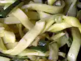 Ricetta Tagliatelle allo zafferano con zucchine e acciughe