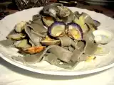 Ricetta Tagliatelle nere al guazzetto di vongole, finocchi e olive