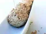 Ricetta Polpette di tofu, mandorle e sesamo tostato