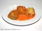 Ricetta Polpette al sugo avvolte in foglie di cavolo verza