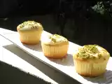 Ricetta Muffin con ricotta, agrumi e granella di pistacchio