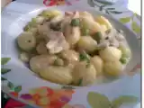 Ricetta Gnocchi primaverili, piselli, funghi, asparagi e stracchino