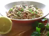 Ricetta Spaghetti alle vongole, prezzemolo e pomodorini secchi