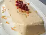 Ricetta semifreddo al torrone con sfoglia di cioccolato bianco e ribes per le sorelle nurzia