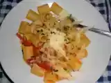 Ricetta Una ricetta per una pasta veloce con pomodoro, prosciutto ed emmental