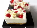 Ricetta Tranci di cheesecake ricotta fragole cioccolato bianco