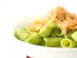 Ricetta Pasta con pesto di rucola e salmone affumicato