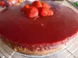 Ricetta Finta cheese cake con mousse di cioccolato e gelatina di fragole