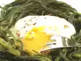 Ricetta Uova in camicia in nido di agretti