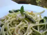 Ricetta Scialatielli con asparagi, gamberi e menta