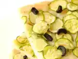 Ricetta Focaccia con zucchine e olive nere