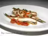 Ricetta Sardine in umido con capperi, acciughe e pomodori secchi.
