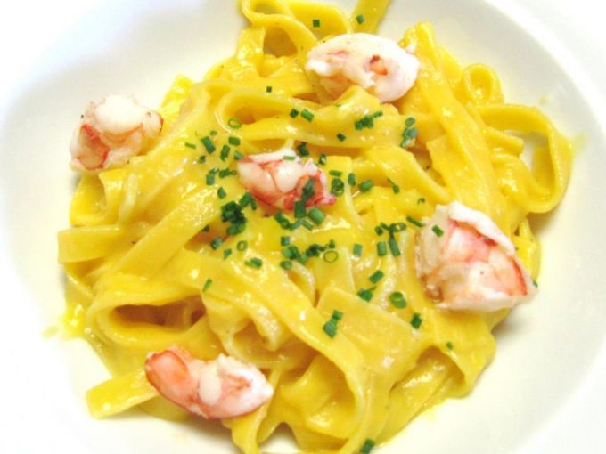 Tagliatelle manorgi (con gamberi in crema di porri)