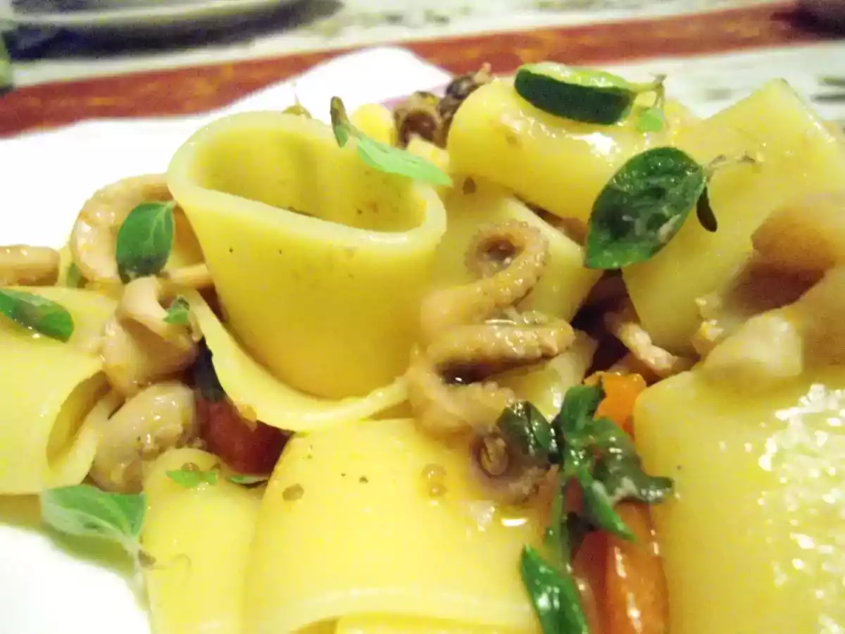 Ricetta Calamarata con calamari e polipetti