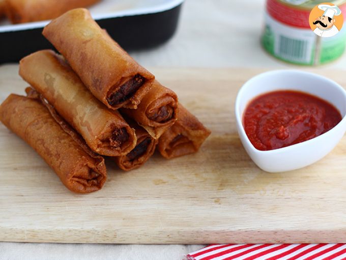 Involtini di pasta brick croccanti alla pizzaiola