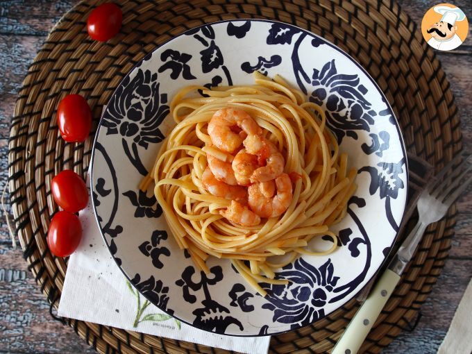 Pasta con gamberi e pomodorini