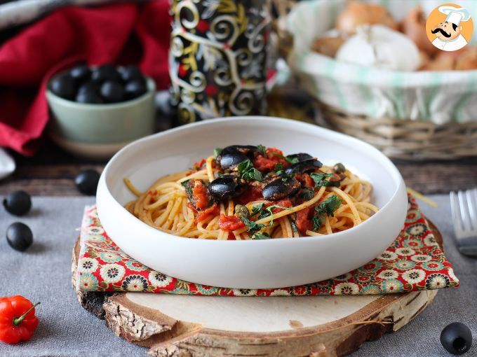 Spaghetti alla puttanesca, un primo piatto velocissimo e gustoso