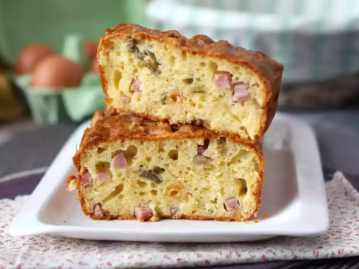 Ricetta Cake salato con skyr, prosciutto cotto, olive e pomodori secchi