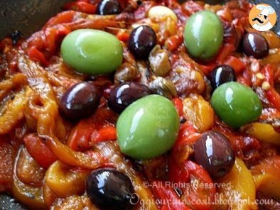Ricetta Peperoni in padella con olive e capperi