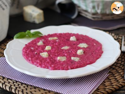 Ricetta Risotto alla barbabietola e gorgonzola: un’esplosione di colore e sapori intensi