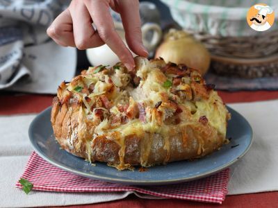 Ricetta Pane ripieno con formaggio e pancetta