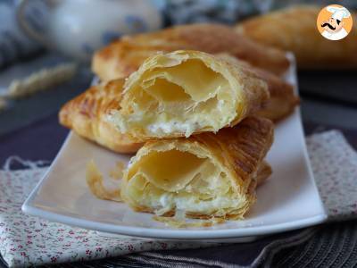 Ricetta Fagottini di sfoglia al formaggio, lo snack salato facilissimo da preparare!