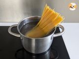 Tappa 1 - Pasta con fiori di zucca, ricotta e pistacchi