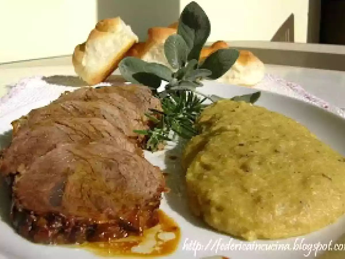 Arrosto di puledro con polentina ai funghi