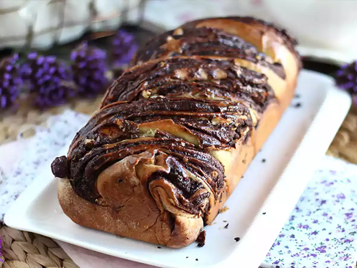 Babka con cioccolato e nocciole