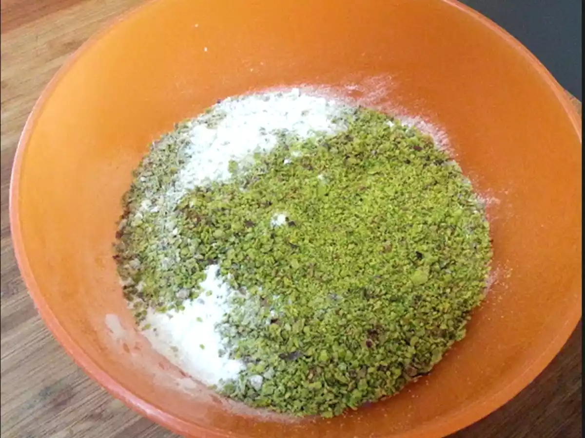 Bavarese al pistacchio e nocciole - foto 4