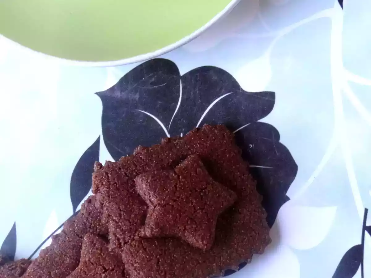 BISCOTTI AL FARRO E CACAO CON CONFETTURA DI MIRTILLI - foto 2