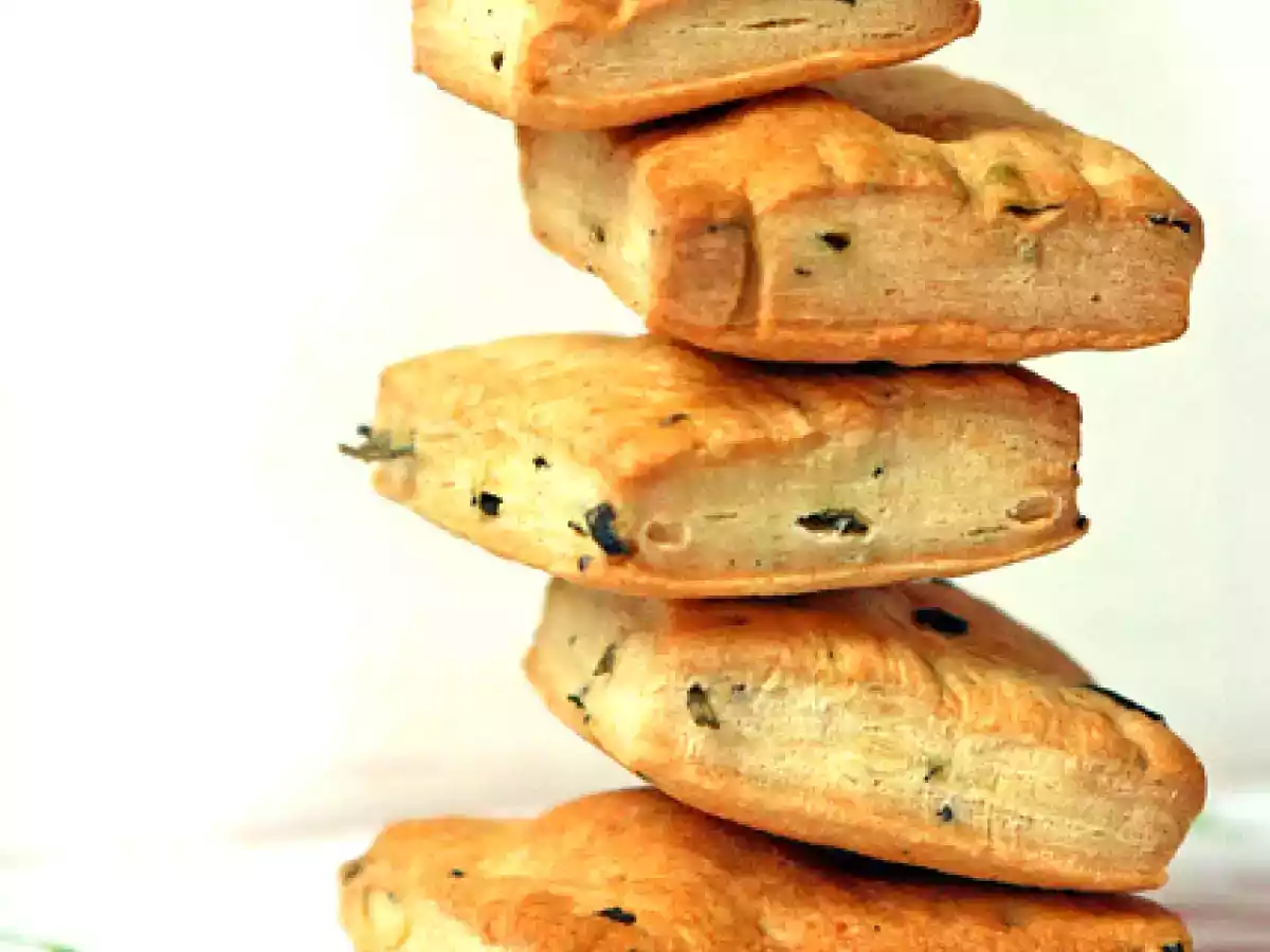 Biscotti con parmigiano e rosmarino - foto 2