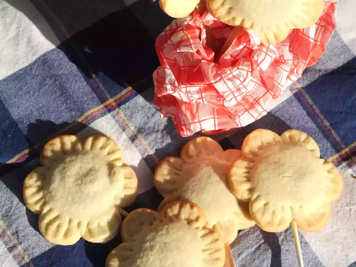 Biscotti ripieni sullo stecco