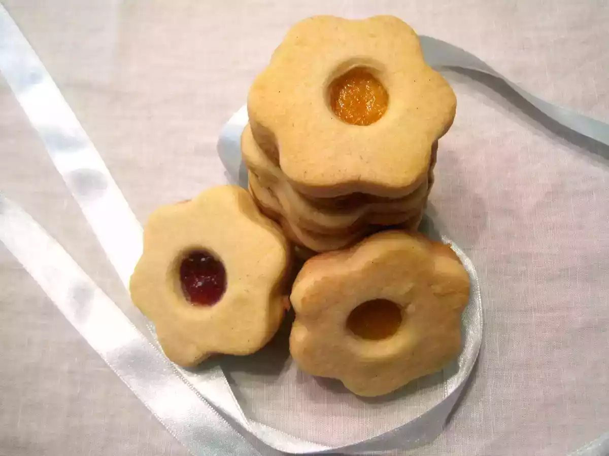 Biscotti sable con marmellata