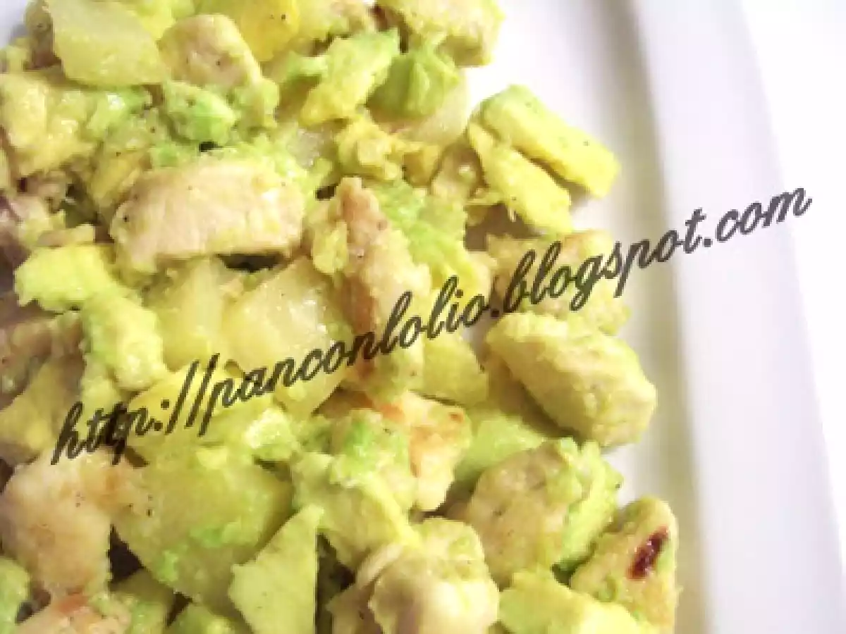 Bocconcini di pollo con avocado e ananas e assaggio di primavera - foto 3
