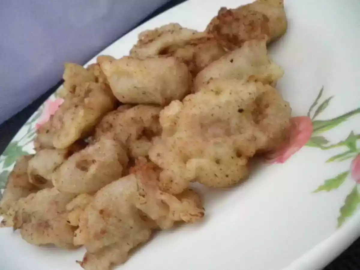 Bocconcini di salsiccia di pollo pastellati e fritti - foto 3