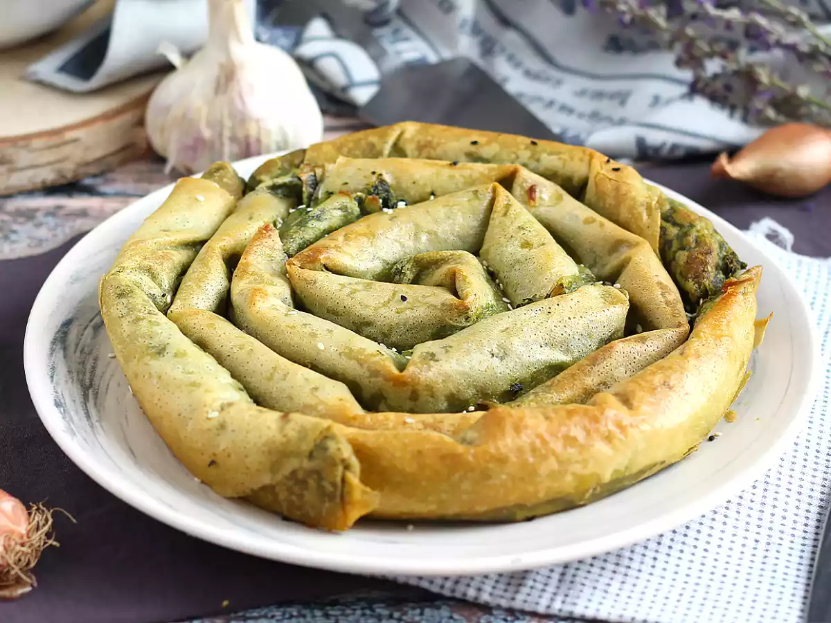 Börek turco con spinaci e feta