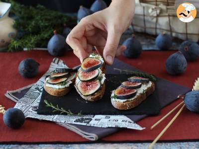 Bruschetta di fichi con formaggio fresco, miele e rosmarino - foto 3