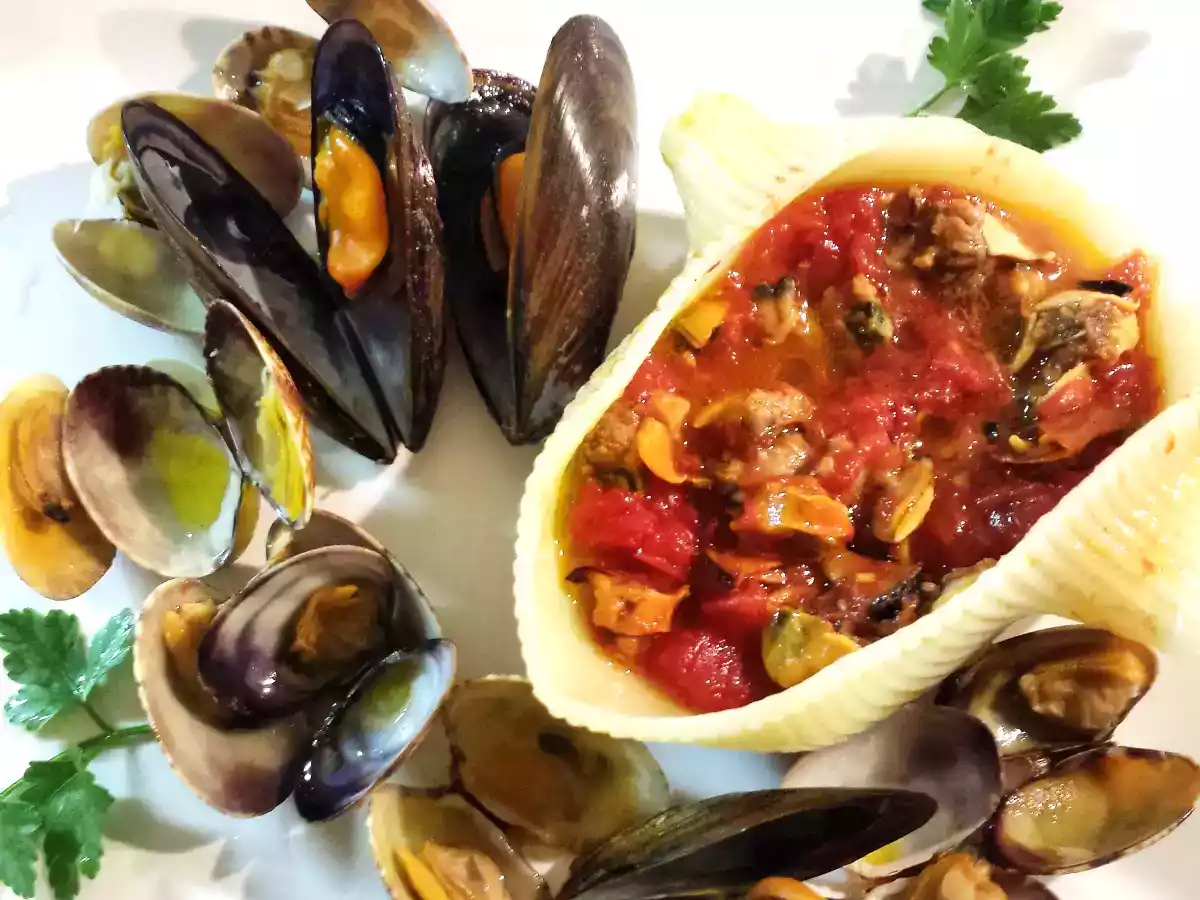 Caccavelle al sugo di Vongole e Cozze del Conero ( Moscioli )