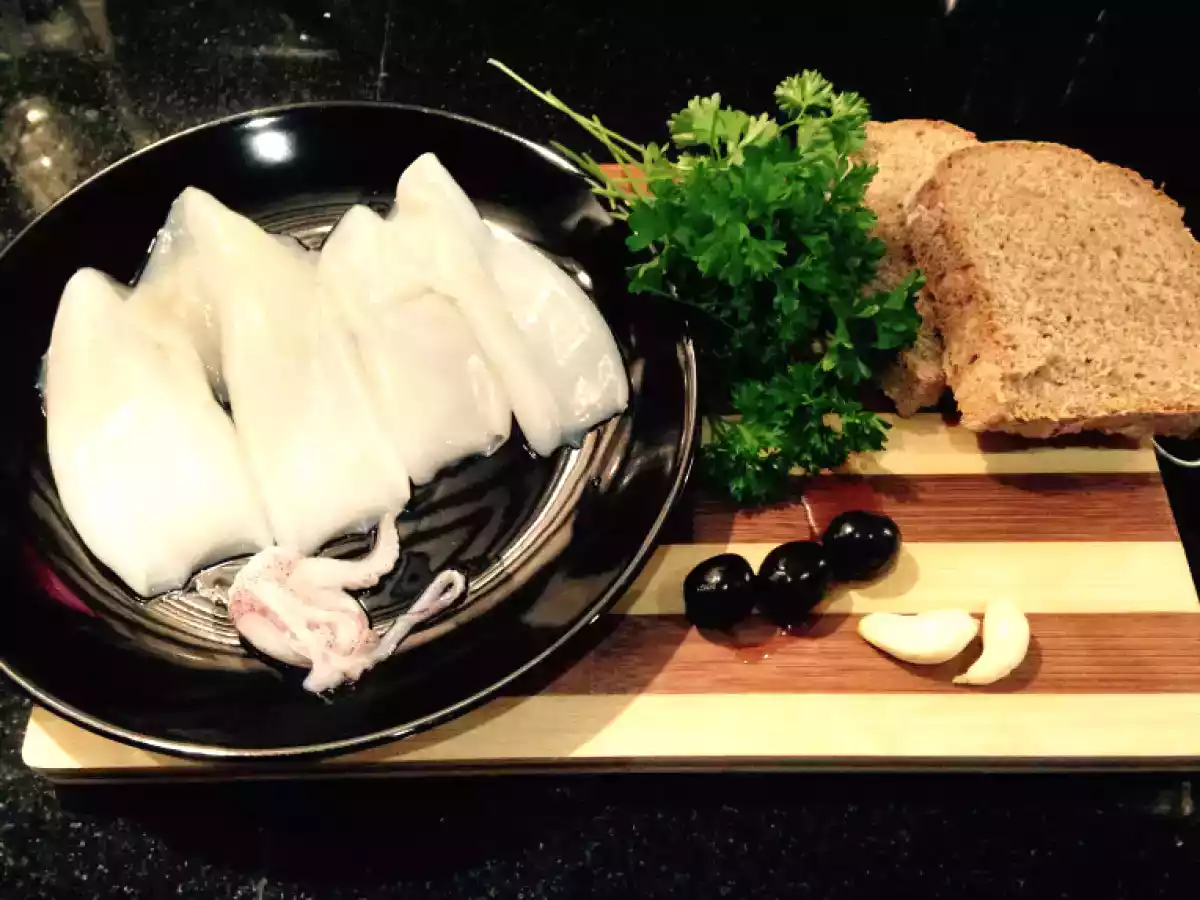 Calamari ripieni al forno con crostini di avocado e rucola - foto 3
