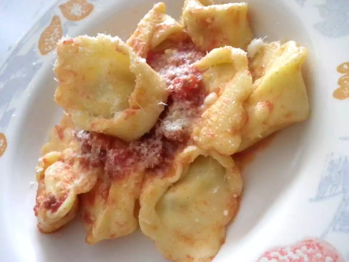 Cappelletti fatti in casa al Ragù di carne - foto 4