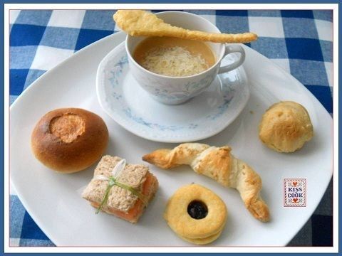 Cappuccino Di Ceci Con Cornetto E Pasticcini Salati - Ricetta Petitchef