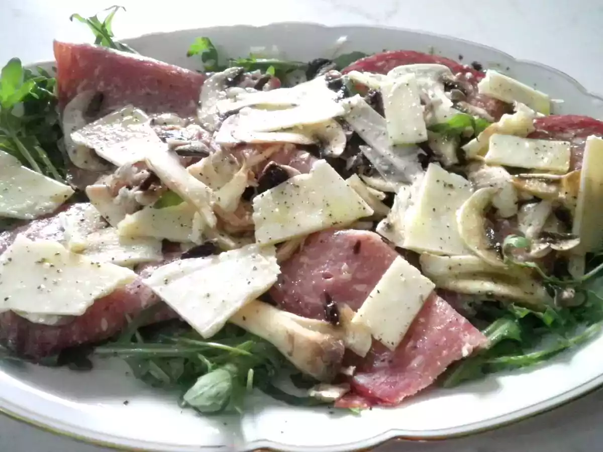 Carpaccio con il Golfetta (con rucola, funghi, parmigiano a scaglie) - foto 3
