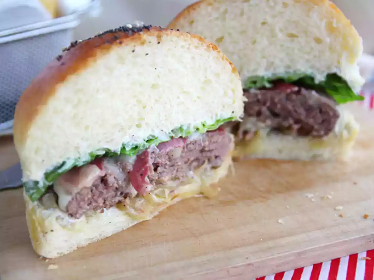 Cheeseburger con pancetta e cipolla - foto 2